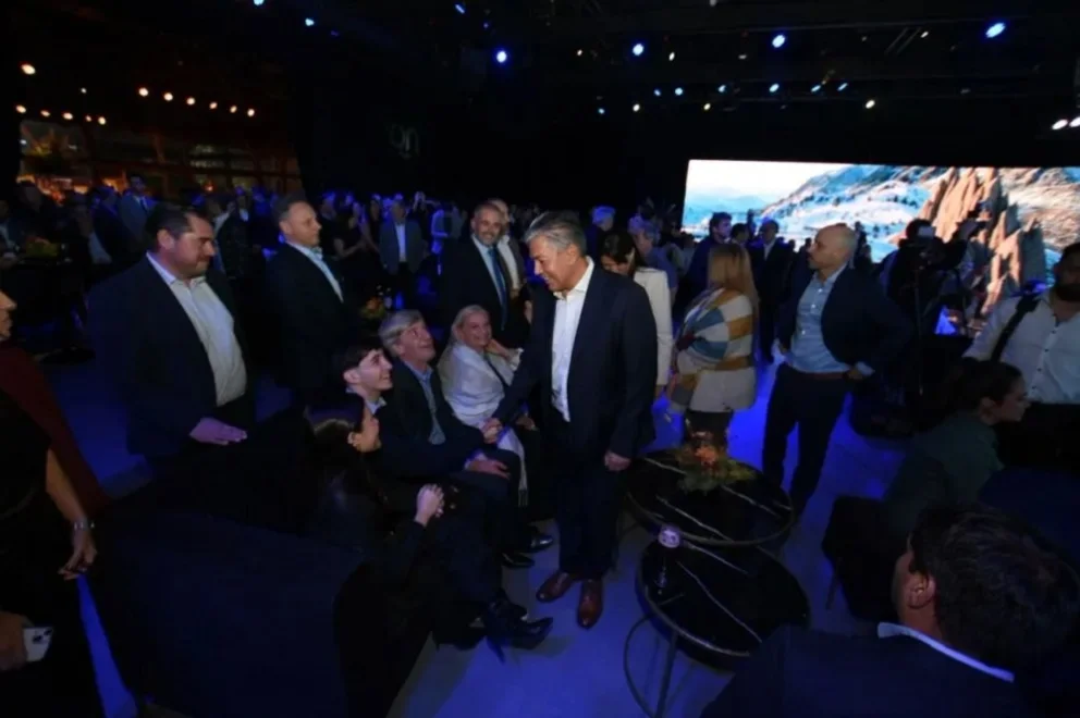 El gobernador Rolando Figueroa encabezó la presentación en el evento realizado en la ciudad de Buenos Aires. Foto: Neuquén Informa