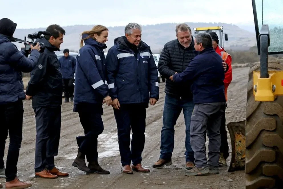 Rolando Figueroa recorrió obras en Junín.