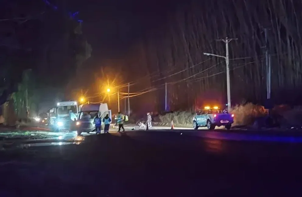 Estuvieron involucrados una motocicleta, un camión y una Ford Transit.