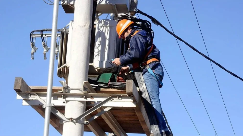 Durante la mañana de este miércoles 17 de junio se realizará el corte programado de servicio eléctrico en dos sectores de la capital neuquina. Foto: CALF