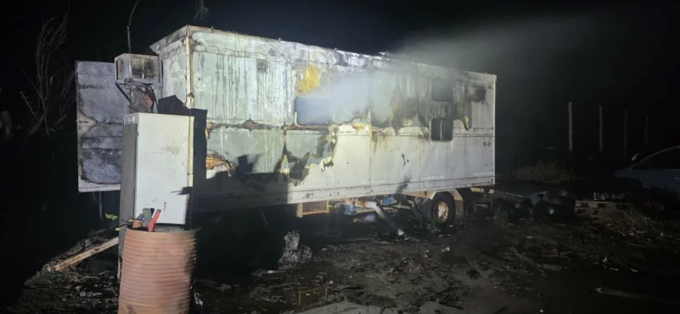 El incendio produjo la muerte de una perra. Foto: Centenario Digital. 