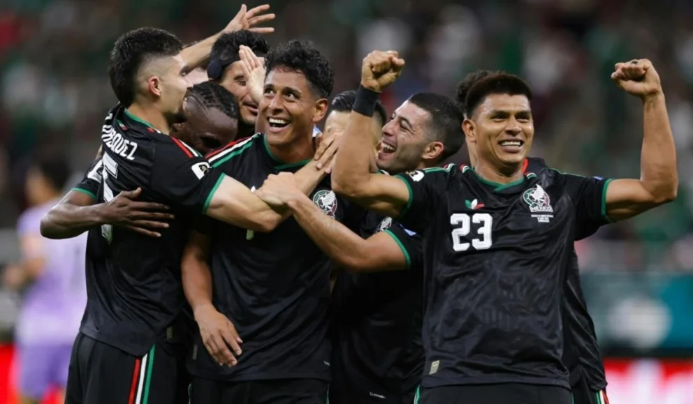 Luis Romo festeja el único gol de la noche. Foto: El Gráfico