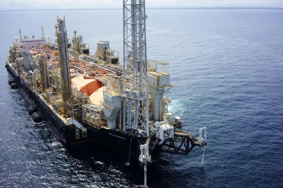 La planta se instalará en Neuquén y será clave para acondicionar el gas de Vaca Muerta antes de su exportación como GNL desde Río Negro.
