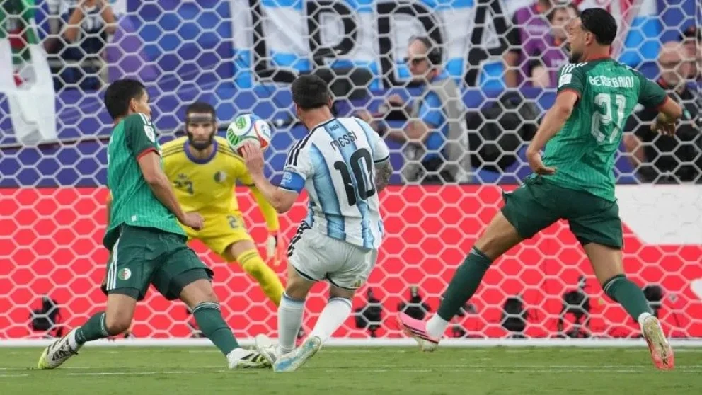 Argentina derrotó 3-0 a Argelia en el debut. Foto: archivo