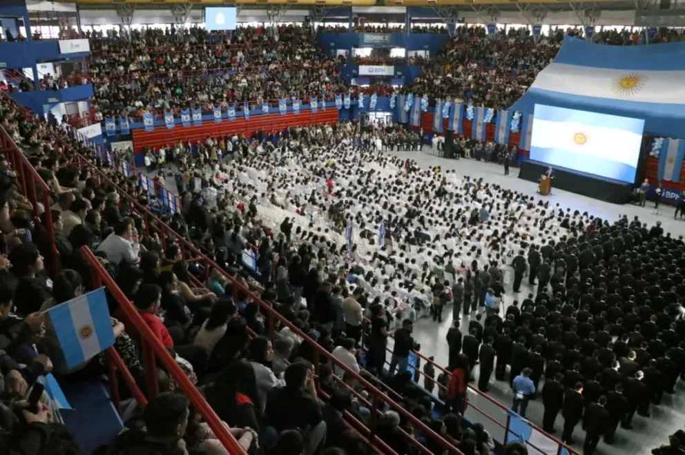 Durante el acto se entonó por primera vez el himno completo de la provincia del Neuquén.
