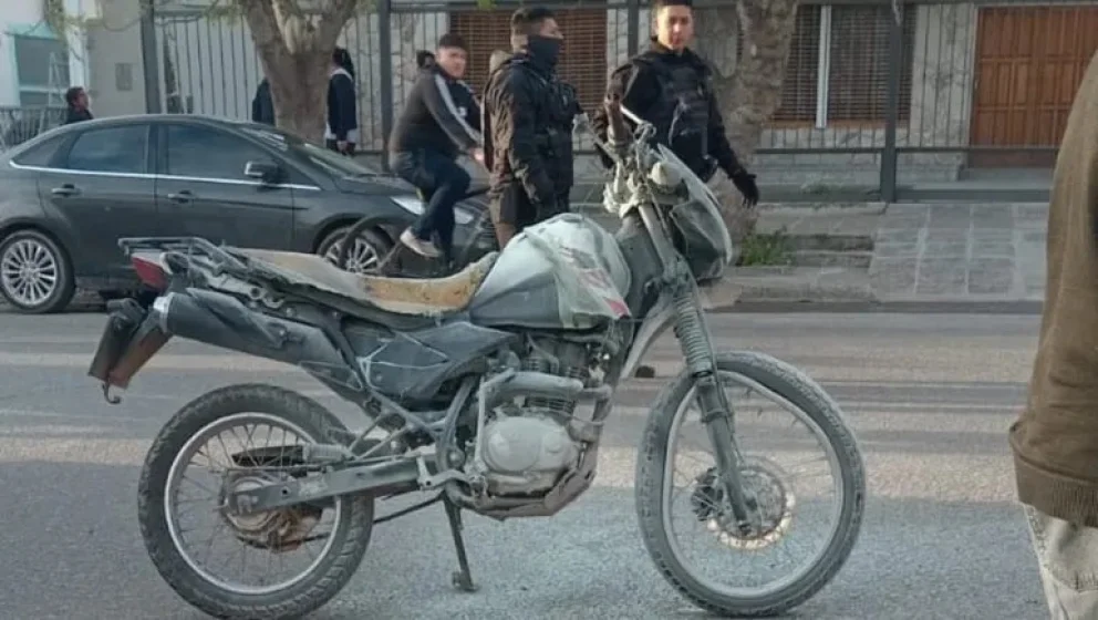 La moto terminó incinerada.