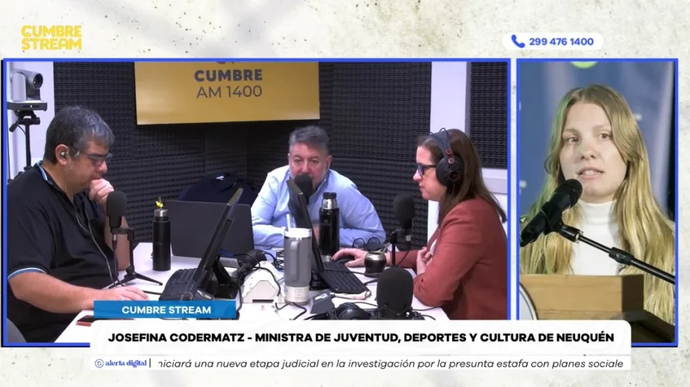 La ministra neuquina fue entrevistada en el programa "Nada sucede dos veces", con la conducción de los periodistas Mario Nico González, Evangelina Zingoni y Lucas Jara. Foto: captura de video Cumbre Stream