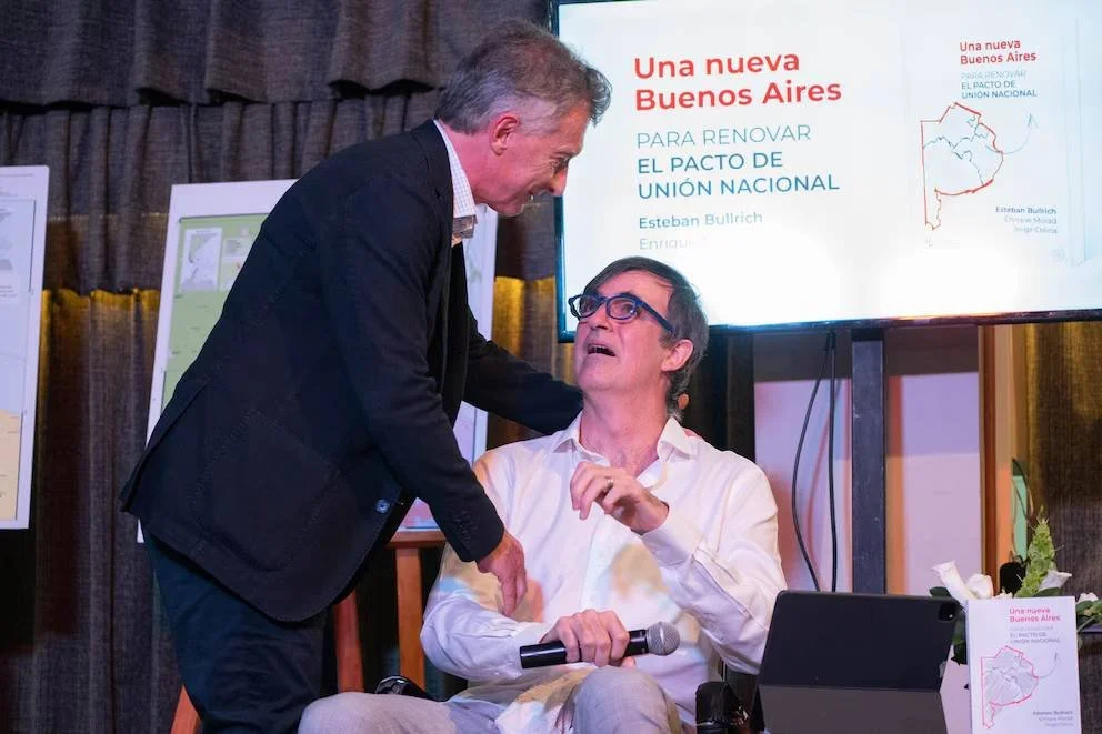 Esteban Bullrich junto a Mauricio Macri.