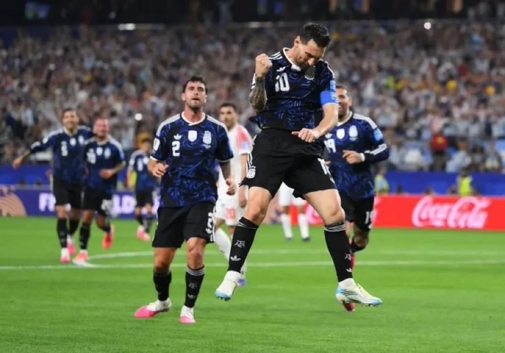 Messi otra vez marcó y agigantó su leyenda. Foto: gentileza. 