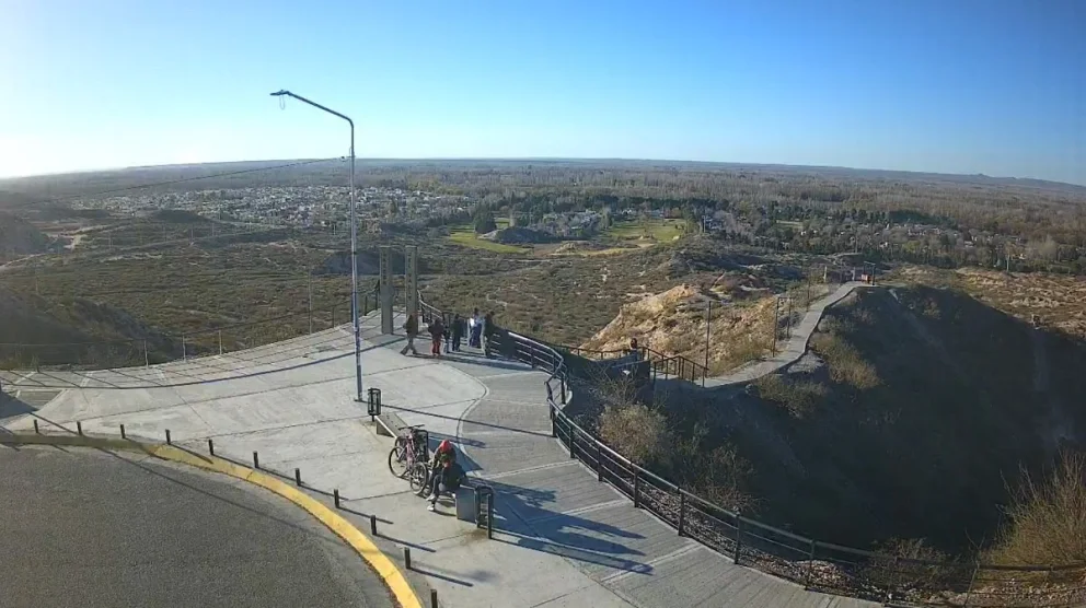 Cómo estará el tiempo en la ciudad de Neuquén y toda la provincia, este martes 30 de junio. Foto: captura cámara Municipalidad de Neuquén. 