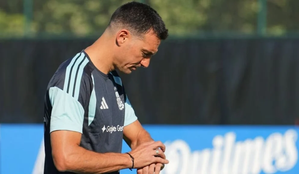 Lionel Scaloni mantiene tres dudas principales de cara al partido con Cabo Verde. Foto: AFA