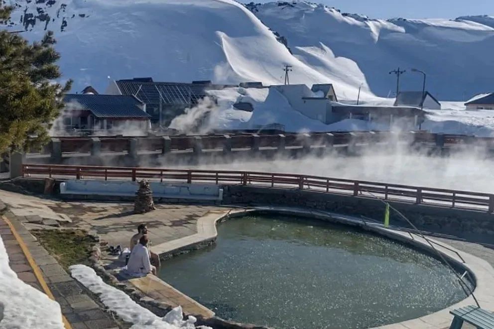 Con las nuevas reformas, el Compleo de Termas que recibe más 28 mil visitantes al año, jerarquizará aún más la calidad de sus servicios de salud. Foto: Neuquén Informa.