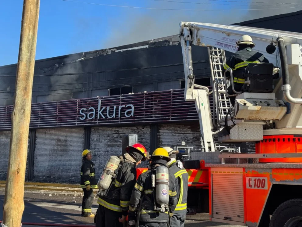 Este viernes comenzaron las pericias para determinar el origen del fuego.