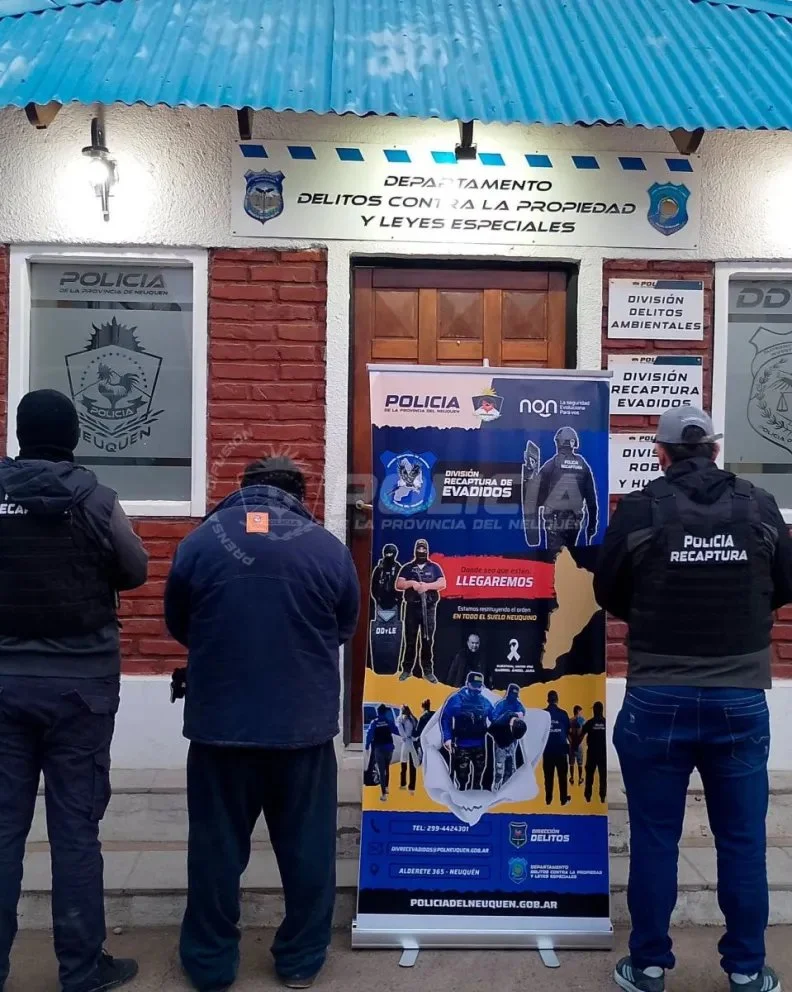 Al detenido se lo interceptó en la vía pública. Foto: Policía de la Provincia de Neuquén.