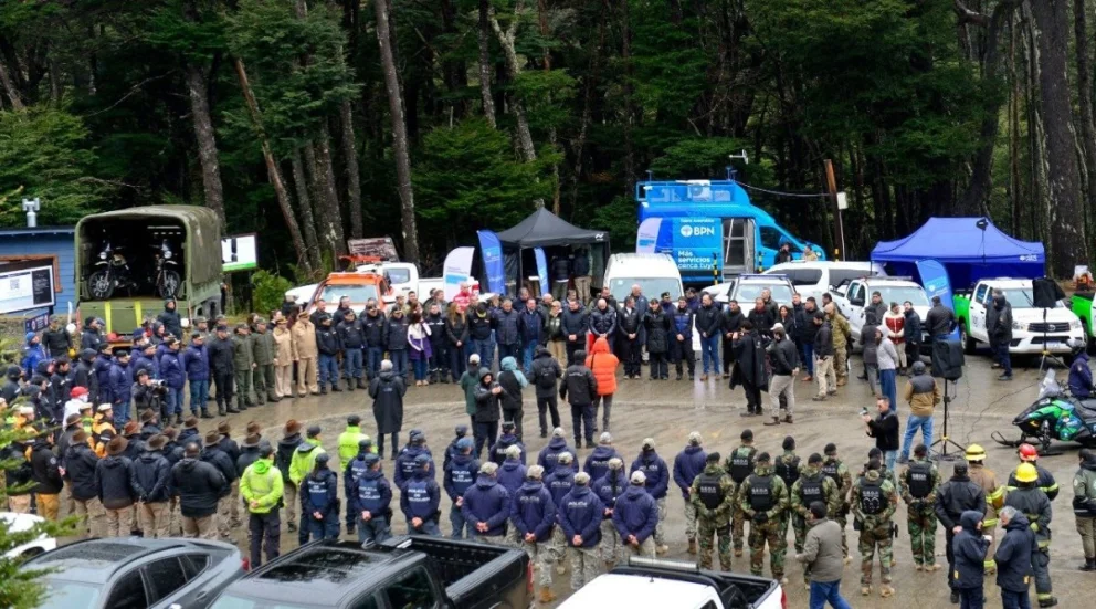 El lanzamiento oficial se realizó en la base del Cerro Bayo, en inmediaciones de Villa La Angostura. Foto: Neuquén Informa