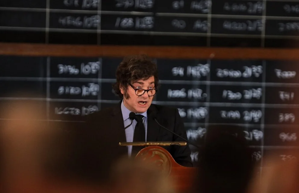 El presidente argentino habló durante una hora en la Bolsa de Comercio de Buenos Aires y lanzó definiciones políticas y económicas. Foto: Presidencia