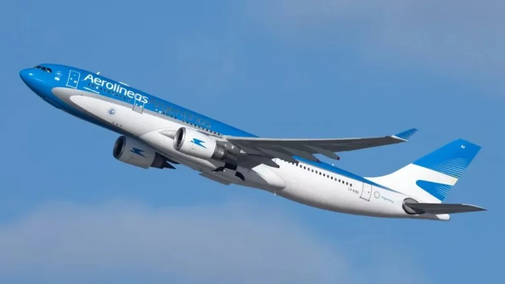 Aerolíneas Argentinas se suma a la fiebre mundialista y acaba de añadir un nuevo vuelo especial a Nueva York. Fuente: A24