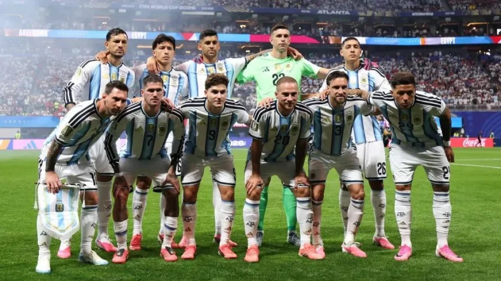 Argentina vestirá de celeste y blanco para la final. Foto: archivo