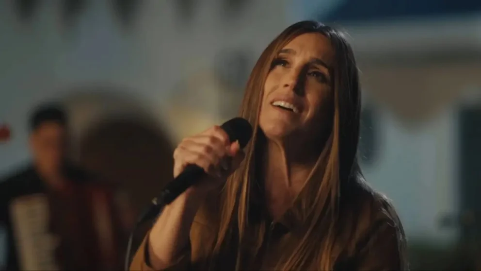 La cantante eligió a su artista preferida para cantar el himno nacional. Fuente: Youtube.