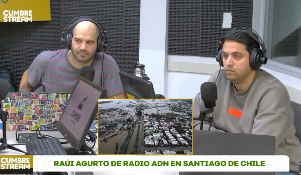Comunicación directa desde Santiago de Chile en el programa "Más vale tarde", de AM Cumbre 1400. Foto: captura de video Cumbre Stream