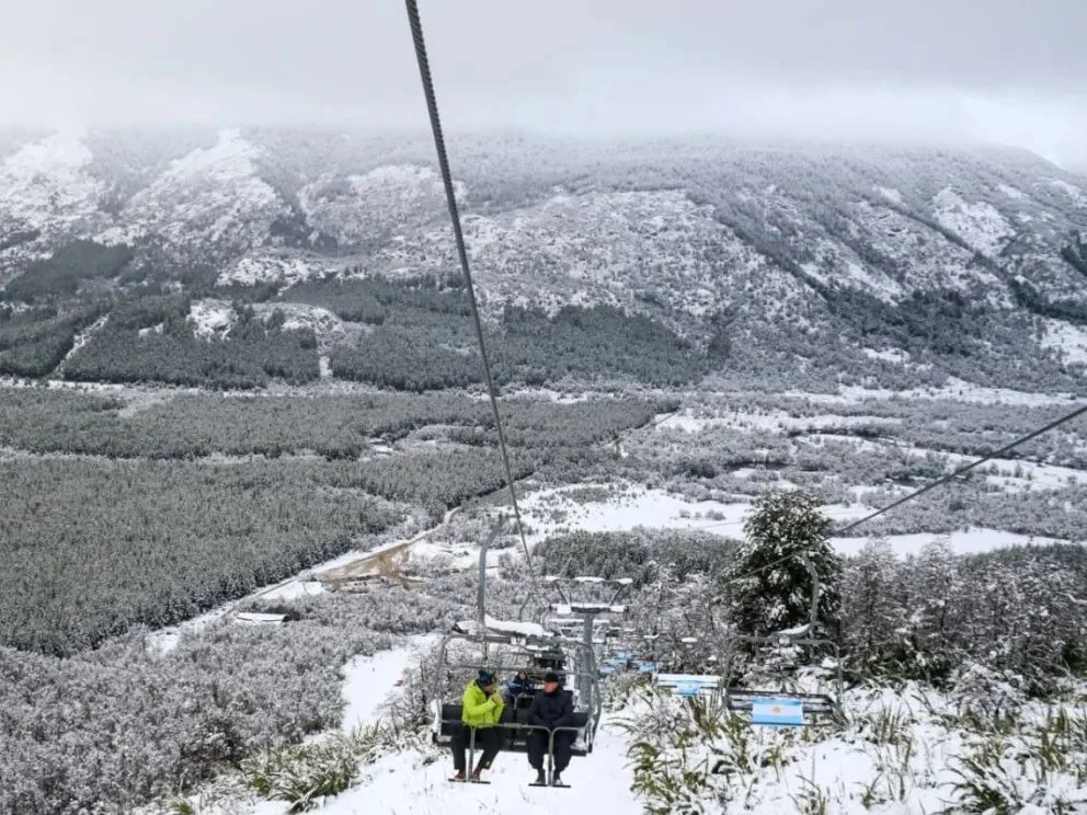 Se inauguró un Freestyle Park para esquí y snowboard.