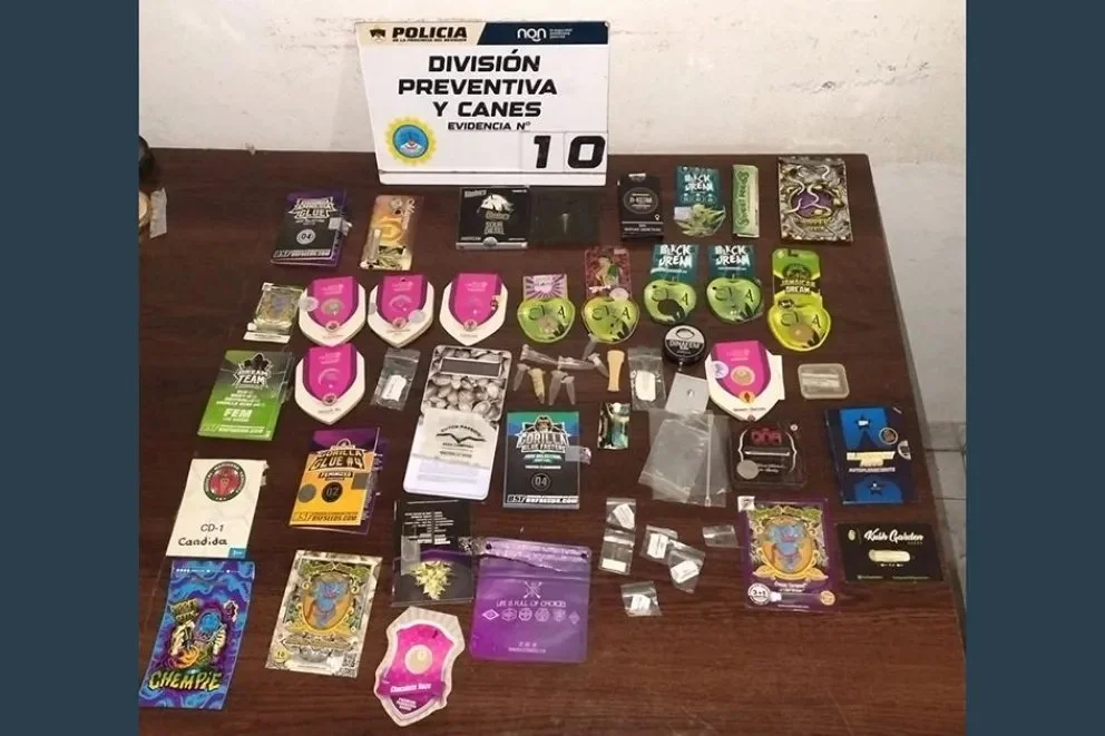 Las sustancias y elementos secuestrados en el operativo.