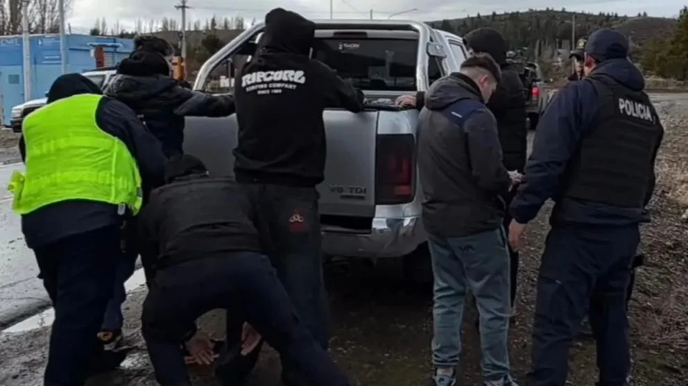 Cuatro jóvenes de Neuquén, de entre 19 y 23 años, fueron detenidos.