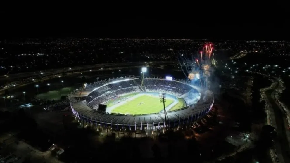 El Estadio Mario Alberto Kempes albergará la final entre el campeón del clausura y Belgrano. Foto: archivo