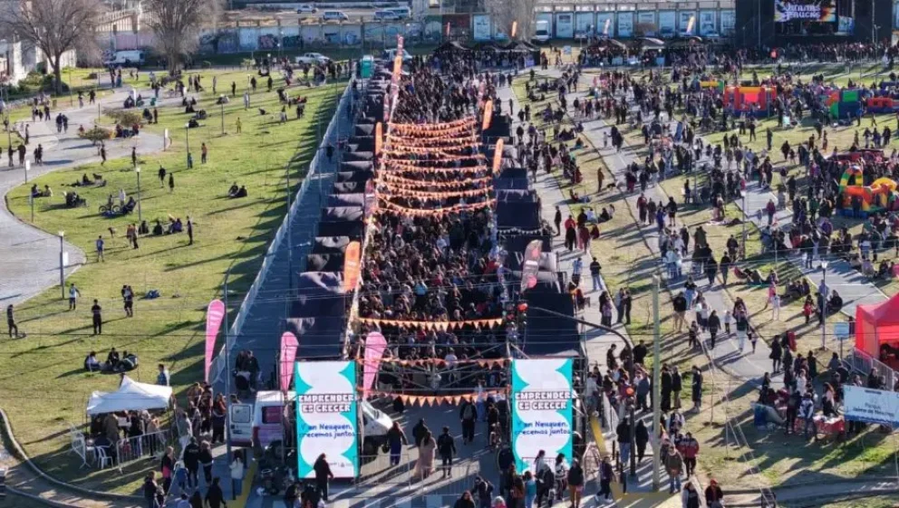 La feria continúa este lunes 17 de agosto, de 12 a 18.