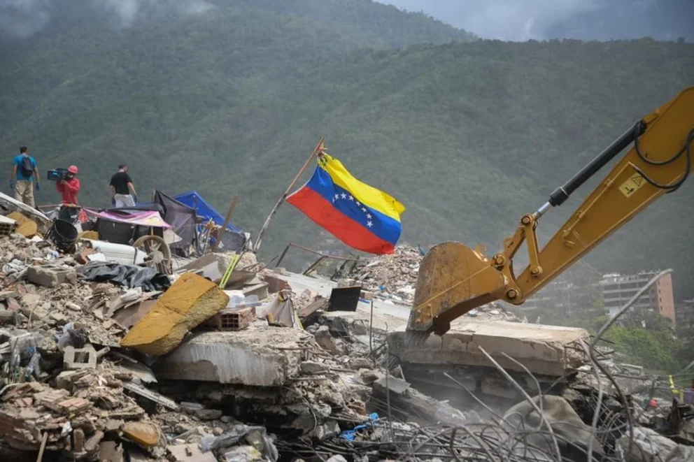 Un nuevo temblor sembró el pánico en la zona donde se registró el doble terremoto que provocó más de 6400 muertos. Foto: NA