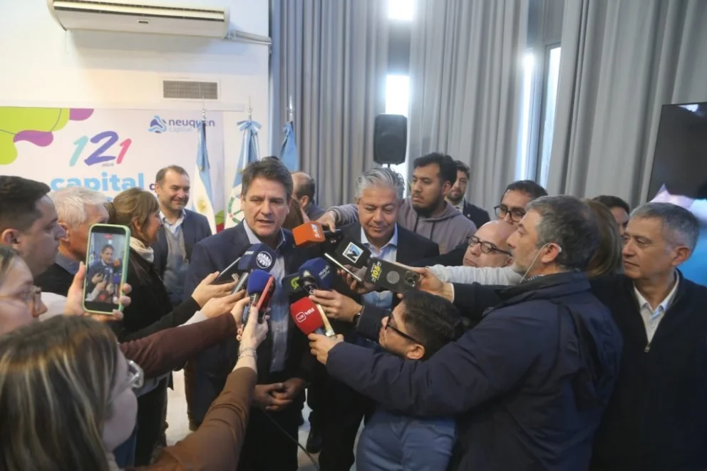 Mariano Gaido y Rolando Figueroa en la presentación del programa Carta Neuquina.