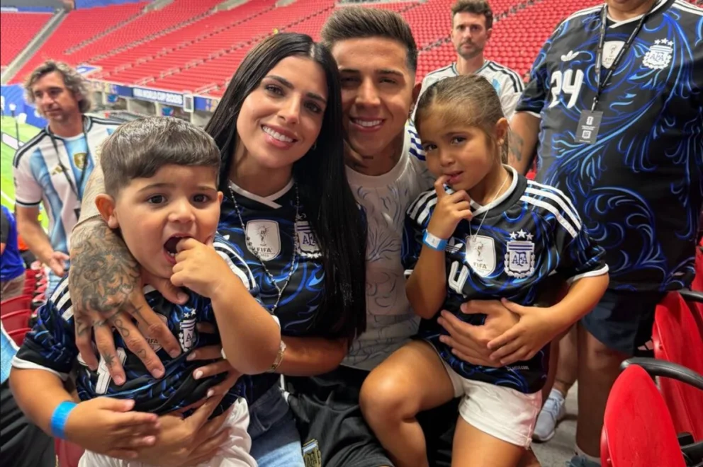 Los hijos de Enzo Fernández y Valentina Cervantes protagonizaron un divertido momento que generó las sonrisas de los usuarios de Internet. Fuente: Redes Sociales.