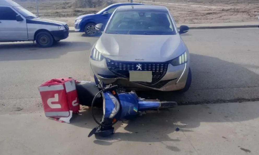 La conductora del auto tiene 34 años, el motociclista, de 59 años. Foto: Gentileza