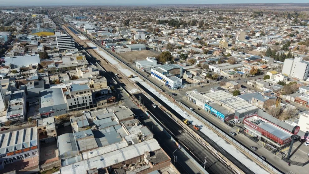 La Gran Avenida avanza en varios frentes de obra. Foto: Municipalidad de Neuquén.