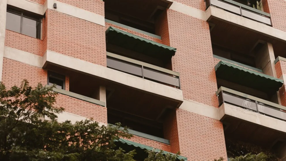Un edificio de departamentos en Neuquén. Foto ilustrativa: magnific.com.