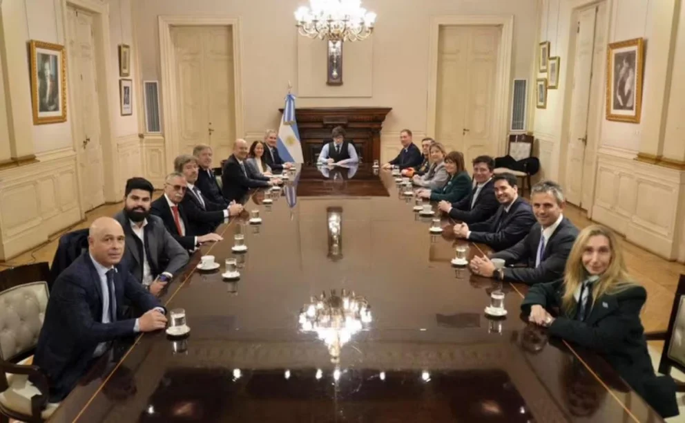 El presidente Javier Milei encabeza la reunión de Gabinete de este lunes en Casa Rosada