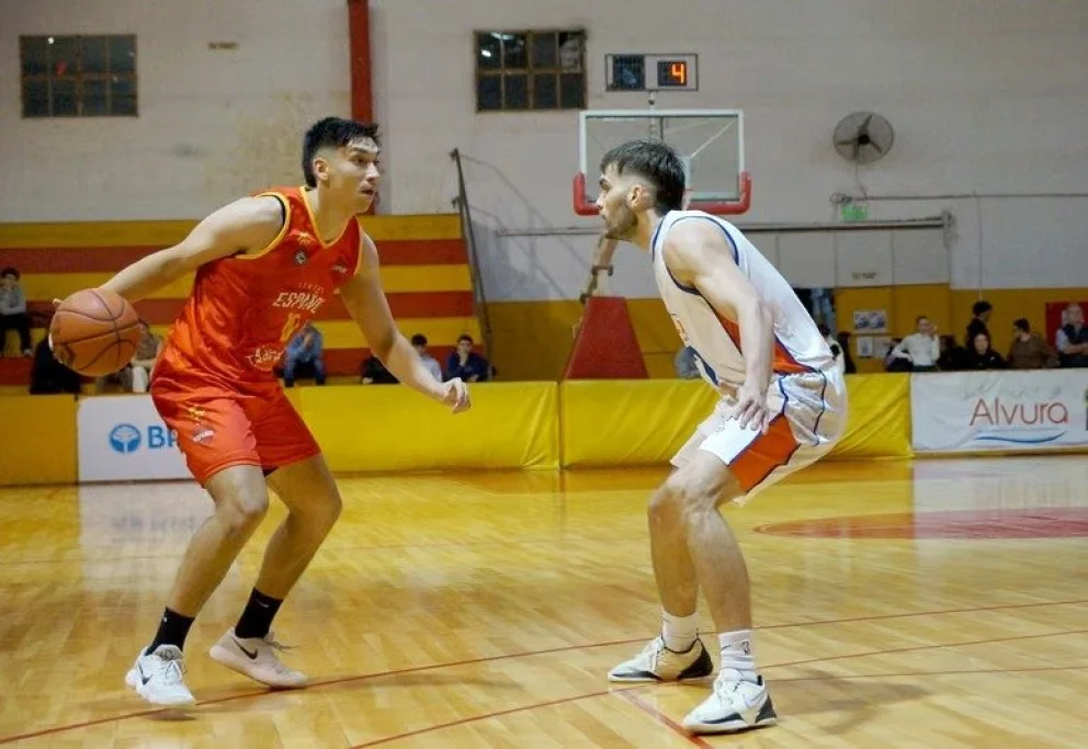 La combinación entre el alto costo del torneo nacional y el fortalecimiento de los planteles locales convirtió al certamen regional en la máxima atracción de la zona. Foto: archivo