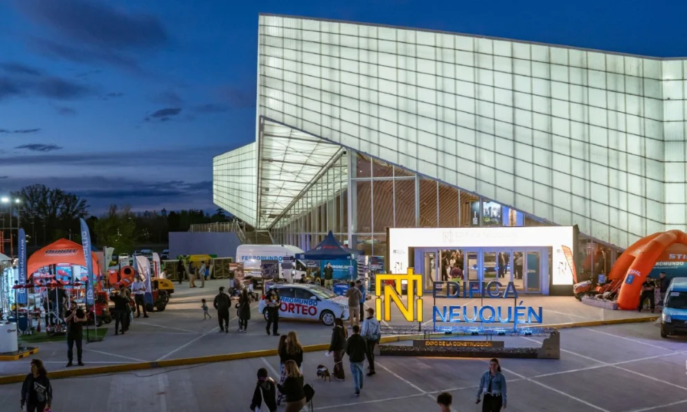 La muestra reunió a distintos actores vinculados con la construcción, infraestructura y desarrollo urbano de Neuquén