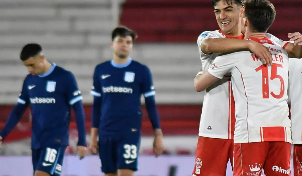 Nueva derrota traumática de Racing, que está último en la zona B. Foto: LA NACION
