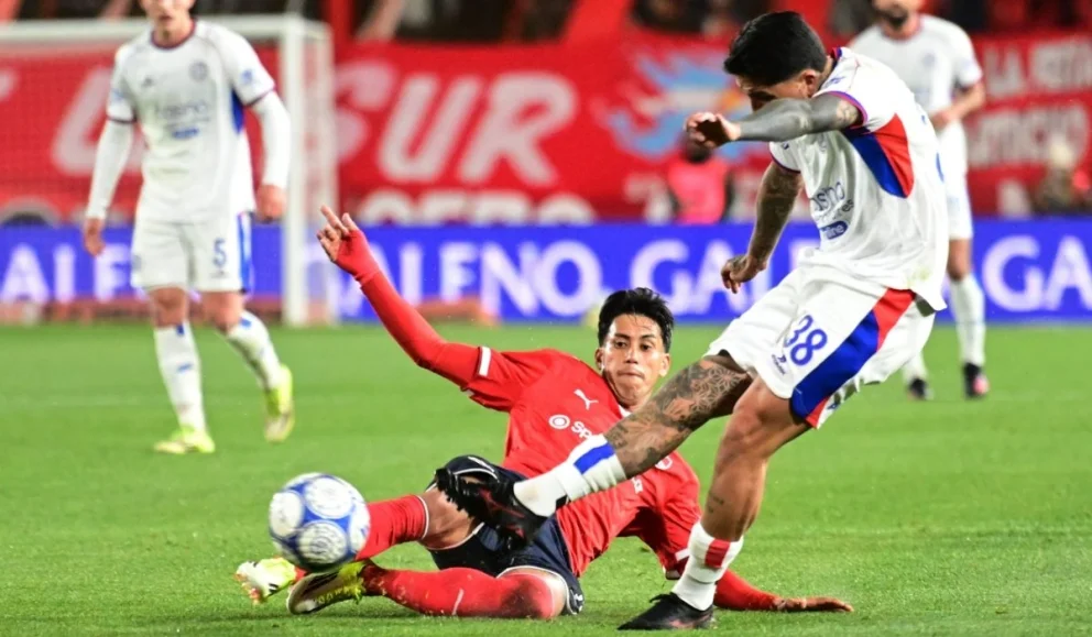 Independiente empató con San Lorenzo un partido en el que mereció más. Foto: Página 12