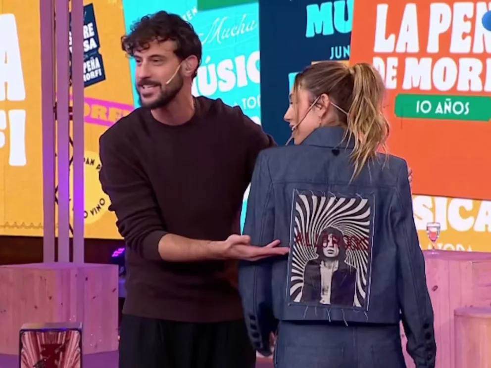 Diego Leuco le cantó un tema romántico a Sofi Martínez en vivo durante la conducción de La Peña de Morfi y revolucionó las redes sociales. (Foto: Telefe)