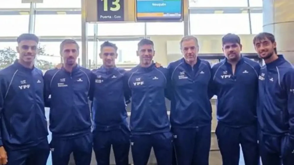 Todo listo. El equipo de Copa Davis partió rumbo a Neuquén. Foto: X @AATenis