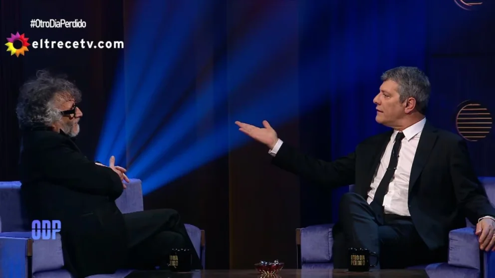 Fito Páez brindó un recital íntimo y una profunda charla íntima con Mario Pergolini en televisión.