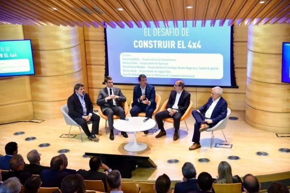 YPF reunió a las distintas áreas vinculadas al desarrollo de infraestructura para mostrar los avances de los proyectos estratégicos que respaldarán la expansión de Vaca Muerta y el Plan 4x4.