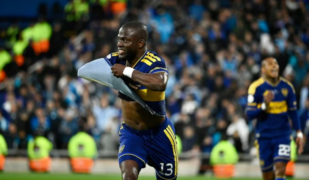 Enner Valencia marcó los tres goles de la remontada histórica ante Racing. Foto: LA NACION