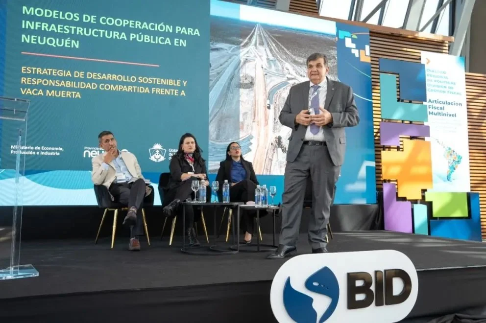 El titular de Economía provincial expuso en las jornadas internacionales organizadas por el BID. Foto: Neuquén Informa