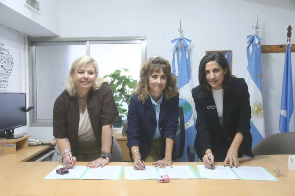 Las juezas de Faltas de Neuquén y Cipolletti rubricaron el convenio interjurisdiccional.