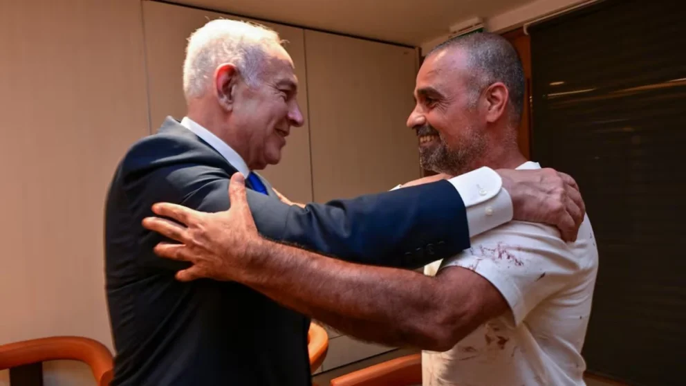 El pasajero que desactivó el intento de secuestro fue recibido por el primer ministro de Israel. Fuente: 