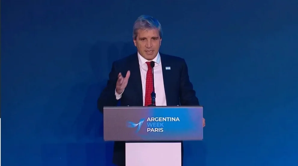 El titular de Economía realizó el anuncio en el marco de Argentina Week París, el evento que finaliza este viernes en la capital francesa. Foto: NA