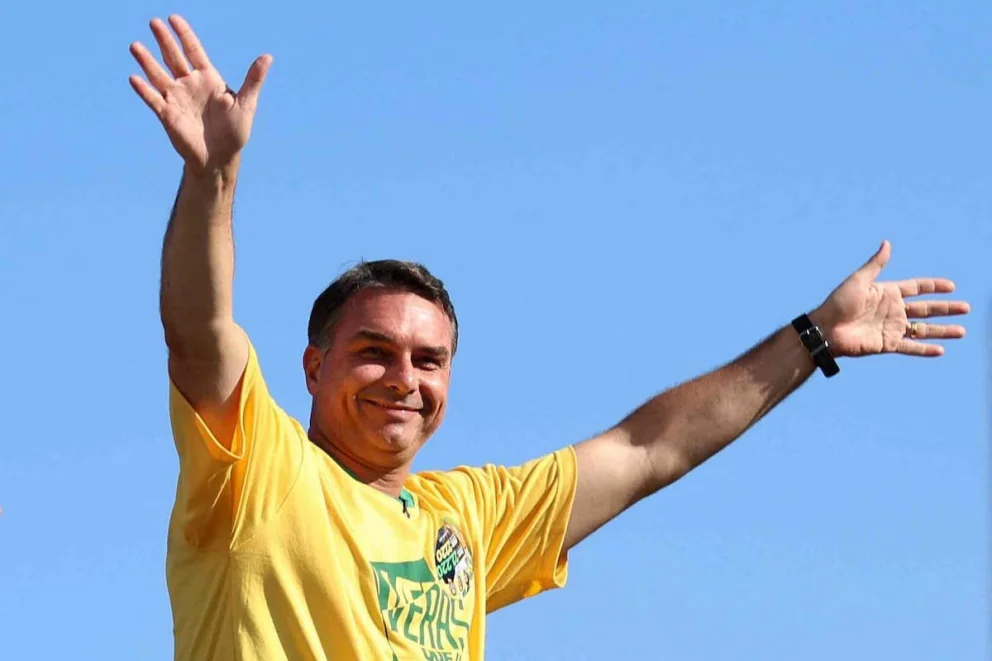 Flávio Bolsonaro, del Partido Liberal, terminó primero en la primera vuelta presidencial de Brasil del domingo 4 de octubre.